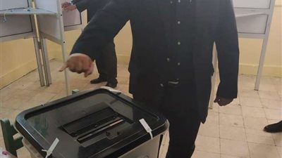 هشام حطب يدلي بصوته في الاستفتاء على التعديلات الدستورية