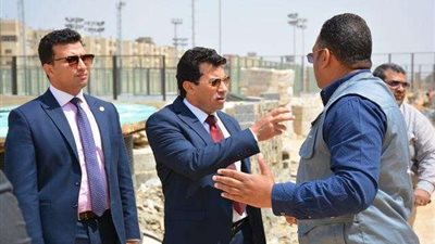 بالصور.. وزير الشباب يتفقد استاد القاهرة استعدادًا لأمم إفريقيا 2019