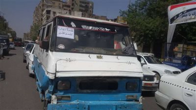 سائقي ميكروباص شبرا مصر يقدمون خدمة نقل الركاب للجان الاستفتاء مجانًا
