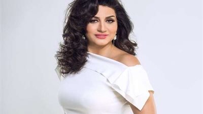 بالفيديو.. وفاء عامر تتعرض لمقلب ساخن من نجلها على 