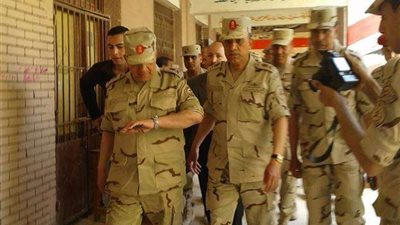 قائد المنطقة الشمالية يتفقد لجان كفر الزيات في الغربية