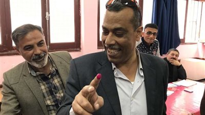 السكرتير العام لمحافظة بورسعيد يدلي بصوته في الاستفتاء علي تعديل الدستور