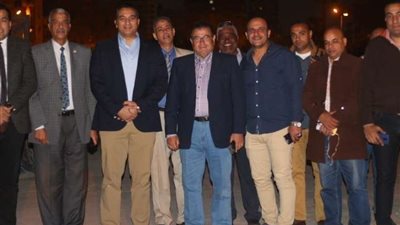 بالصور.. رئيس حي مدينة نصر يدلي بصوته فى الاستفتاء