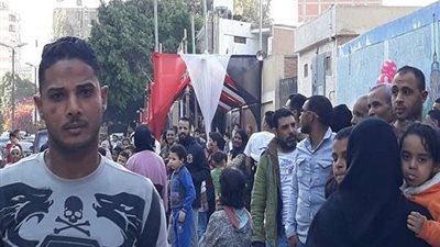 توافد المواطنين على لجان مصر القديمة للاستفتاء على الدستور