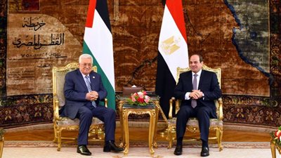 السيسي يؤكد على التواصل لإيجاد حل شامل لإنشاء دولة فلسطينية مستقلة