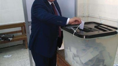 رئيس مجلس الدولة يدلي بصوته بالقليوبية