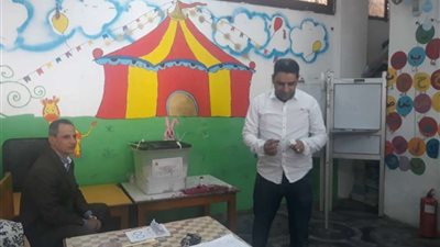 صور.. بدء توافد المواطنين على لجنة مدرسة القومية بالعجوزة للإدلاء بأصواتهم
