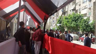 بدء توافد الناخبين للإدلاء بأصواتهم في الاستفتاء بالزهراء