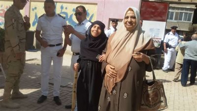 في الساعات الأولى.. كبار السن أبطال مشهد ثالث أيام الاستفتاء بالزهراء