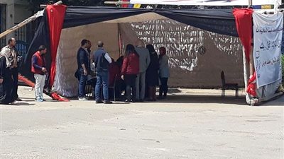 وفد السفارة الأمريكية يتفقد لجنة مدرسة القومية بالعجوزة