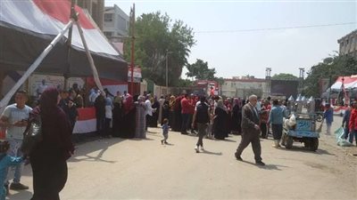 تكدس وازدحام بمجمع مدارس دار السلام في ثالث أيام الاستفتاء