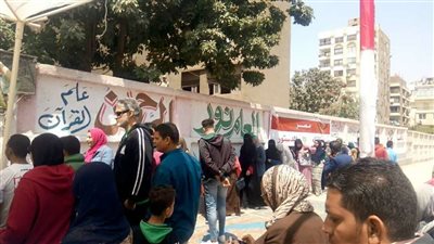 صور.. إقبال الناخبين على مدرسة محمد رفعت بمدينة نصر في ثالث أيام الاستفتاء