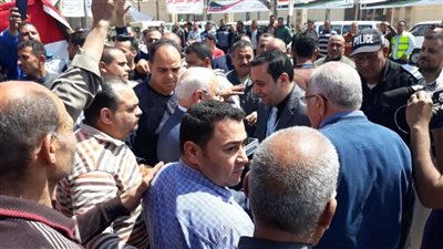 بالصور ..محافظ بورسعيد يتابع سير العملية الانتخابية