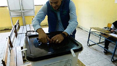 خالد جلال يدلي بصوته في الاستفتاء على التعديلات الدستورية