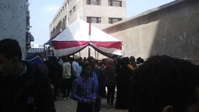 بالصور.. احتفالات وإقبال كثيف على اللجان بحدائق القبة