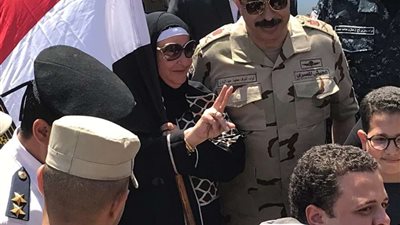 بالصور.. نائب وزير الدفاع ببورسعيد يتفقد سير العملية الإستفتائية