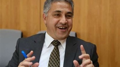 السجيني: مازال الشباب فريسة لـ السوشيال ميديا في ظل فقدان الوعي