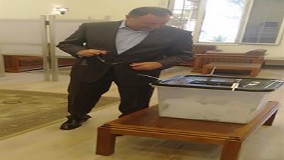 محمود الخطيب يدلي بصوته في استفتاء التعديلات الدستورية