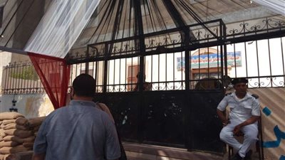 مدارس حلوان تغلق أبوابها أمام الناخبين بالاستفتاء لقضاء فترة الراحة