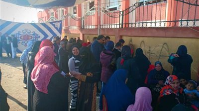 توافد أهالي بورسعيد للجان التصويت في الاستفتاء على التعديلات الدستورية