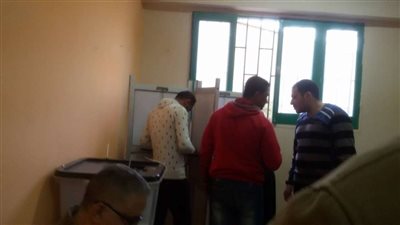 تكدس بلجان مدارس صلاح الدين بزهراء مصر القديمة في أخر أيام الاستفتاء