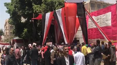 بالفيديو.. إقبال الملايين بالزاوية الحمراء في آخر يوم للاستفتاء