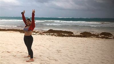 بالصور.. جنا عمرو دياب بملابس 