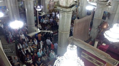 بالصور.. انتهاء صلوات 