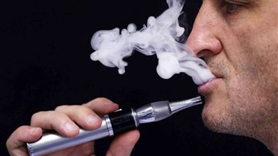 للرجال.. السجائر الإلكترونية تحتوى على فيروس مقاوم للمضادات الحيوية