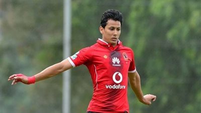 عمرو جمال يواصل برنامج العلاج الطبيعي