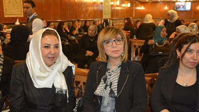 بدء عزاء والدة هشام عباس بحضور نجوم الفن