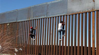 هروب نحو 1000 مهاجر من مركز احتجاز جنوب المكسيك