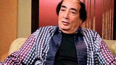 أبرزهم عمر الشريف.. عبدالله مشرف يقلد الفنانين على الهواء 