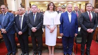 بالصور.. وزيرة الهجرة تشارك فى احتفالات عيد القيامة المجيد