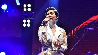 بالصور.. شيرين تتألق في حفلها الأول بالرياض بحضور كامل العدد