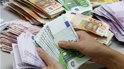 تعرف على سعر اليورو والجنيه الإسترليني في البنوك اليوم الأحد