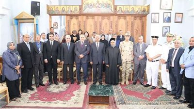 محافظ السويس يهنئ الإخوة الأقباط بمناسبة عيد القيامة