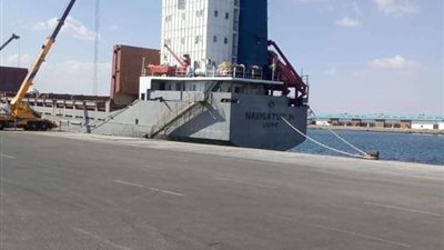 انتظام حركة السفن داخل موانئ البحر الأحمر