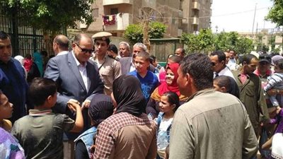 محافظ الفيوم يشارك المواطنين الاحتفالات بعيد شم النسيم