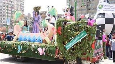 محافظ الشرقية يكرم قائدي سيارات كرنفال الربيع