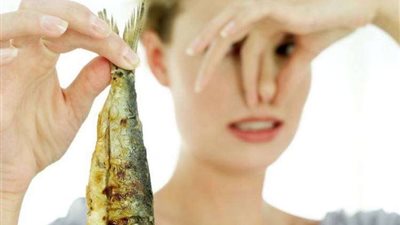 تعرف على 5 طرق للتخلص من رائحة الفسيخ فى شم النسيم