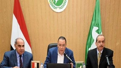 محافظ الشرقية يكلف بسرعة الرد على الشكاوى الواردة على بوابة الحكومة