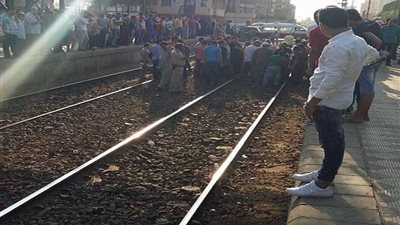 ننشر تفاصيل مصرع عامل أسفل عجلات قطار الصعيد بـ 