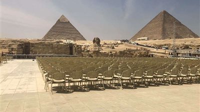 النيابة العامة تحقق مع شاب تسلق أعلي قمة هرم 