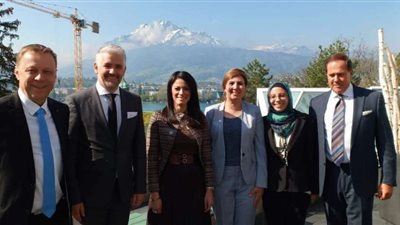 وزيرة السياحة تلتقى رئيس مجلس إدارة كلية الإدارة الفندقية بلوزيرن السويسرية