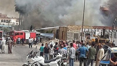 بالصور.. الحماية المدنية بالإسماعيلية تحاول السيطرة على حريق 