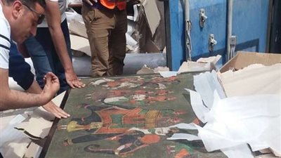 نيابة السويس تحقق في قضية ضبط شحنة آثار بالسخنة
