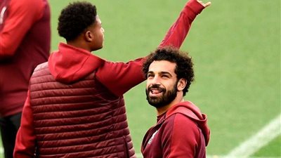 بالصور .. صلاح يظهر في ملعب الكامب نو للمرة الأولي