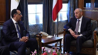 بالصور.. تفاصيل لقاء مصطفى مدبولي ورئيس مجلس النواب اللبناني ببيروت