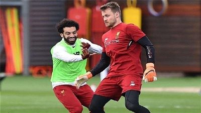 حارس ليفربول: أُساعد صلاح في تسديد ركلات الجزاء